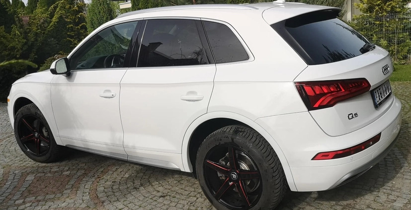 Audi Q5 cena 135000 przebieg: 119000, rok produkcji 2018 z Strzelin małe 92